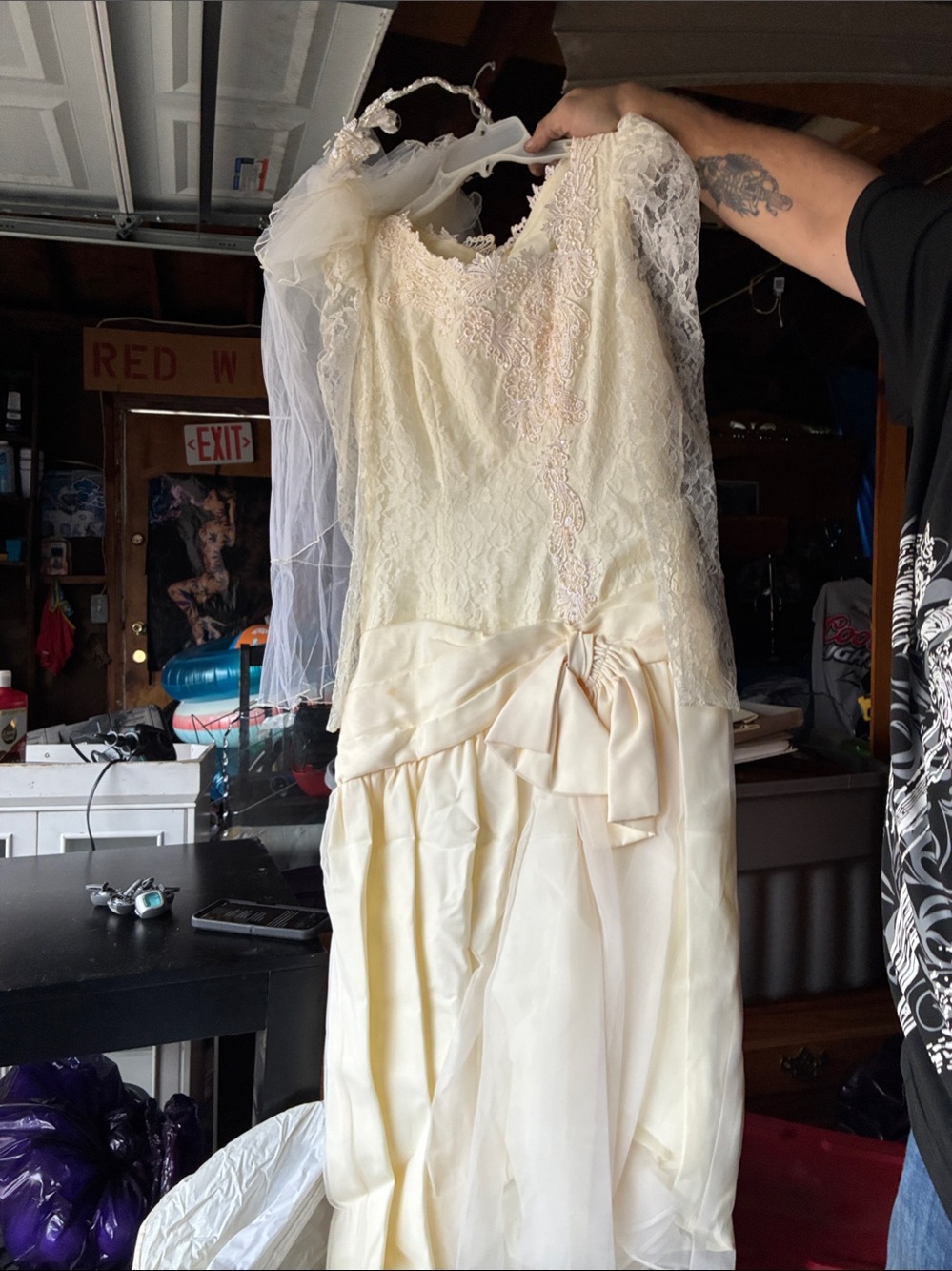 Jessica McClintock Cream Lace Wedding Dress with Waist Bow
